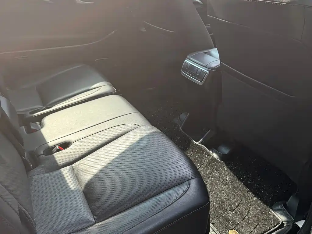 Toyota Highlander — миниатюра 25
