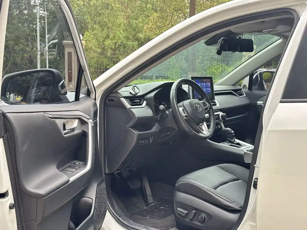 Toyota RAV4 2022 2.0L CVT Plus
