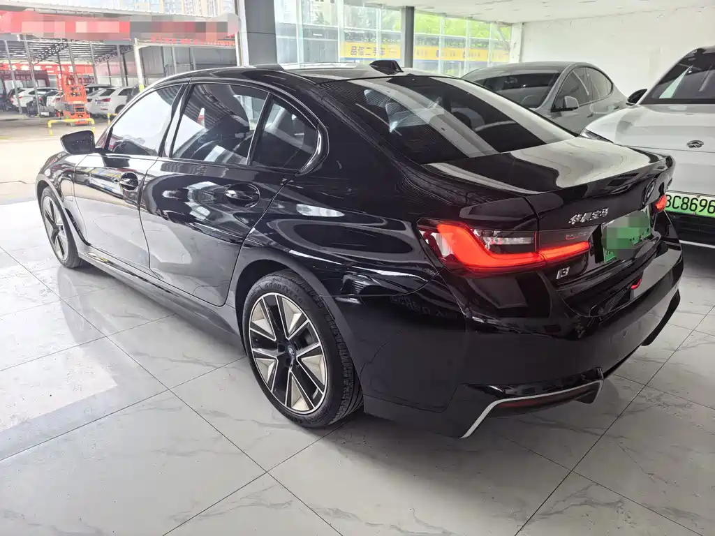 BMW i3 2023 eDrive 40 L Sport