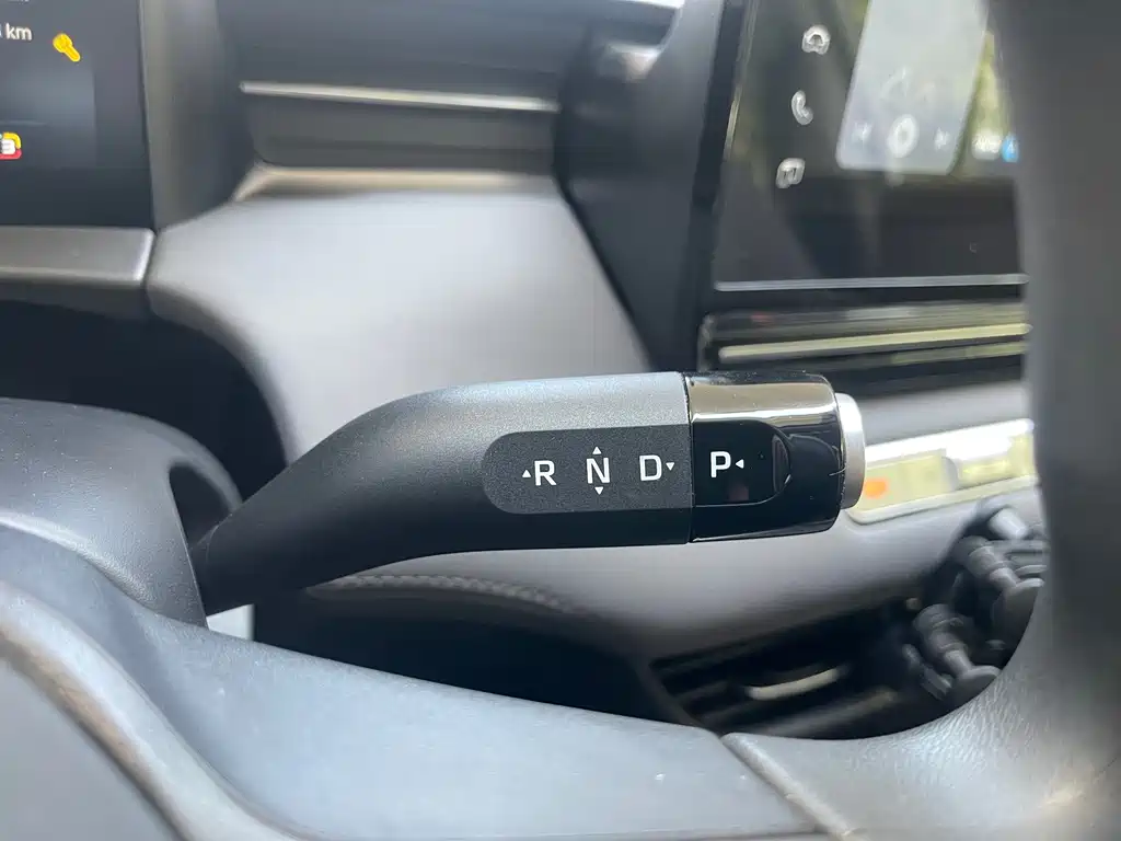 Roewe Young Wai D6 — миниатюра 18