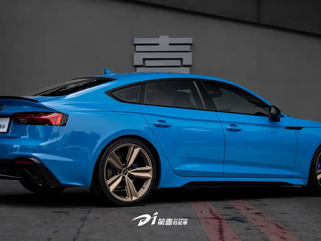 AUDI RS 5