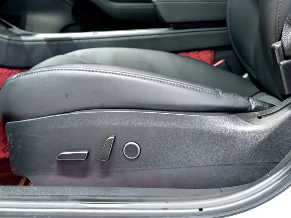 Tesla Model 3 — миниатюра 21