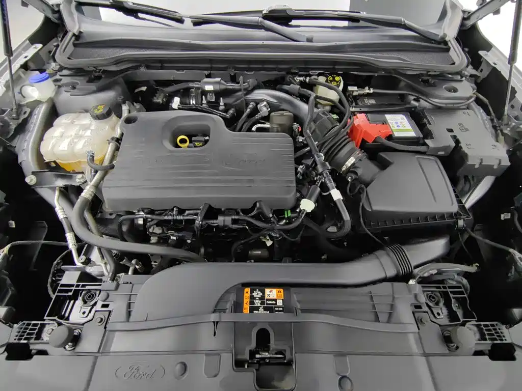 Ford Mondeo — миниатюра 6