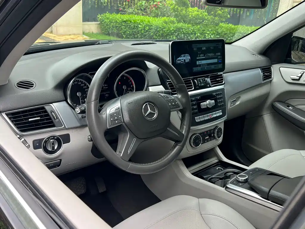 Mercedes-Benz M 2012 ML 300