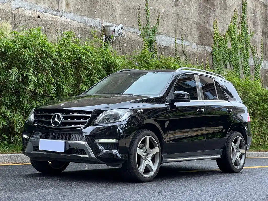 Mercedes-Benz M