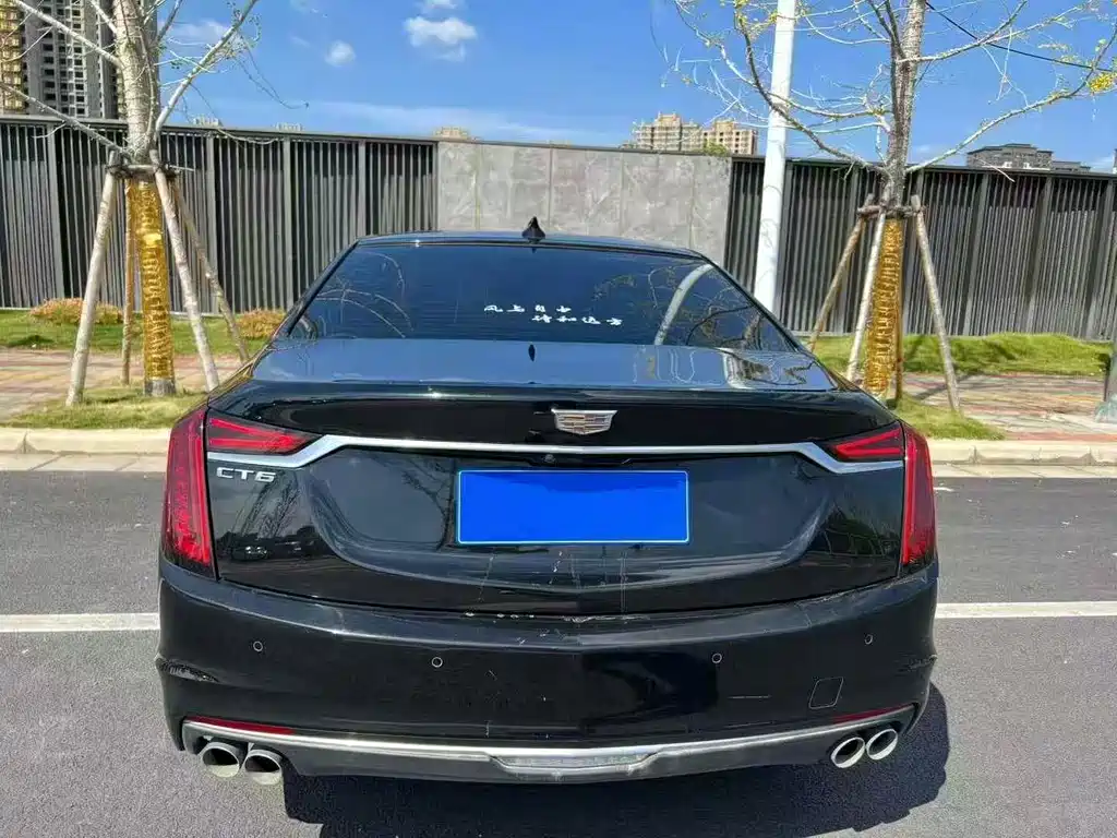CADILLAC CT6
