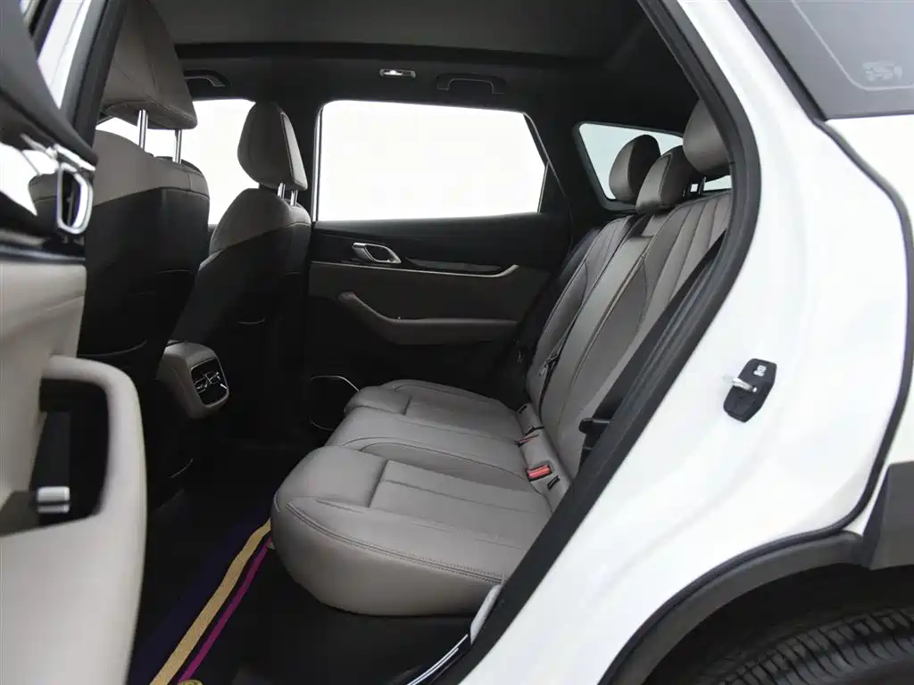 Geely Boyue L L 2025 1.5TD DCT