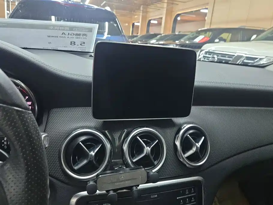 Mercedes-Benz GLA — миниатюра 13