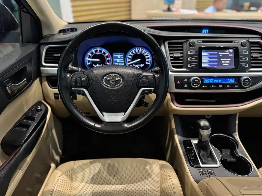 Toyota Highlander — миниатюра 18