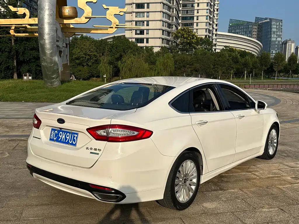 Ford Mondeo — миниатюра 4