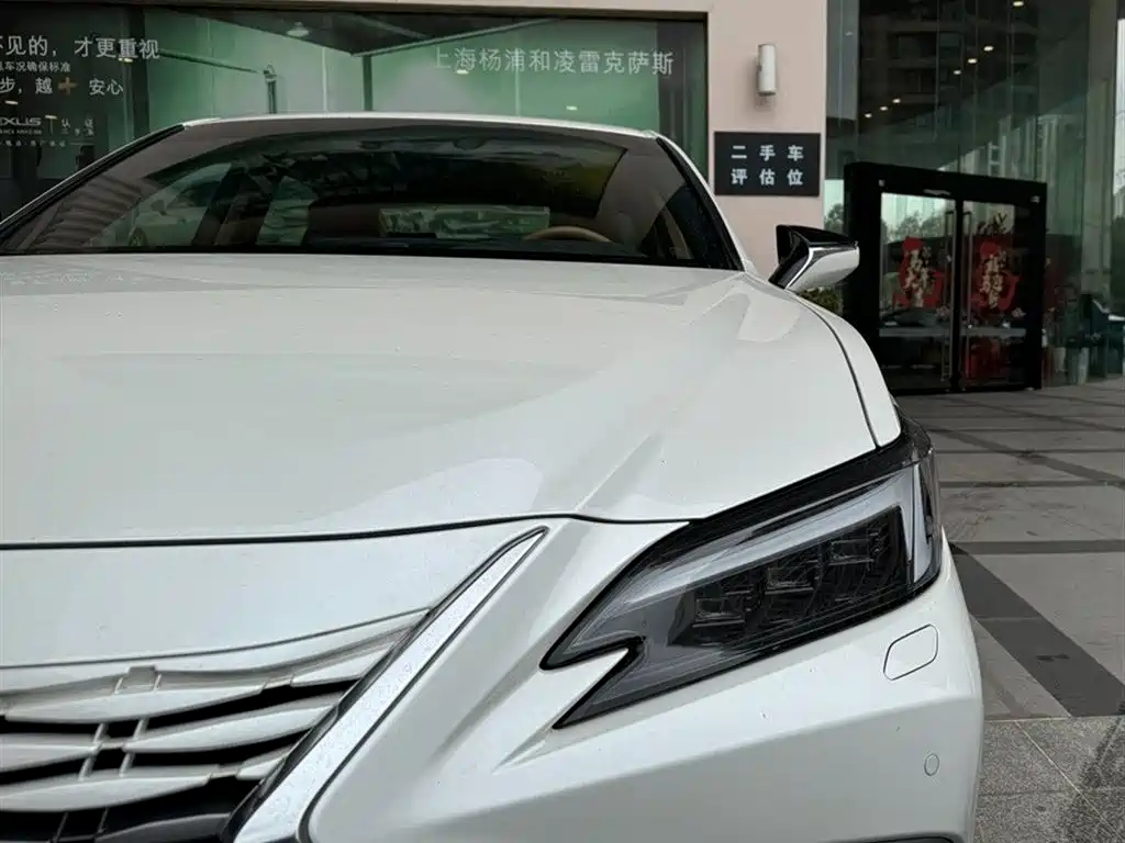 LEXUS ES