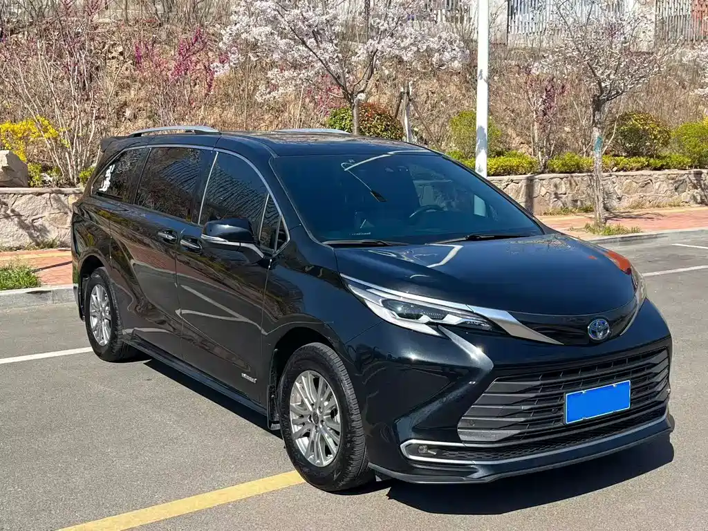 Toyota Sienna 2021 2.5L Luxury