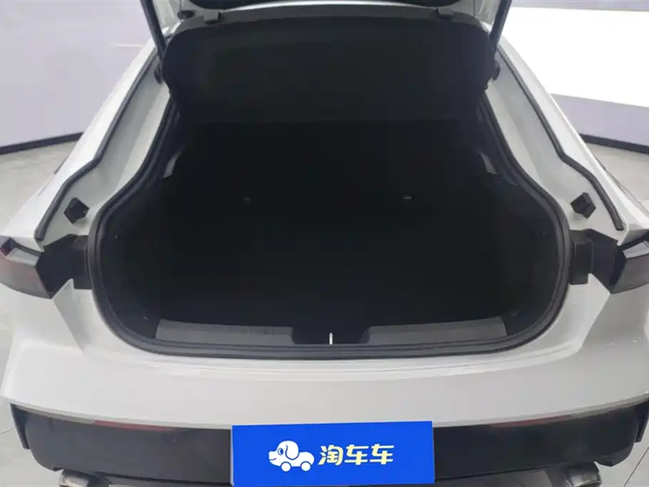 Changan UNI-V 2022 1.5T Luxury