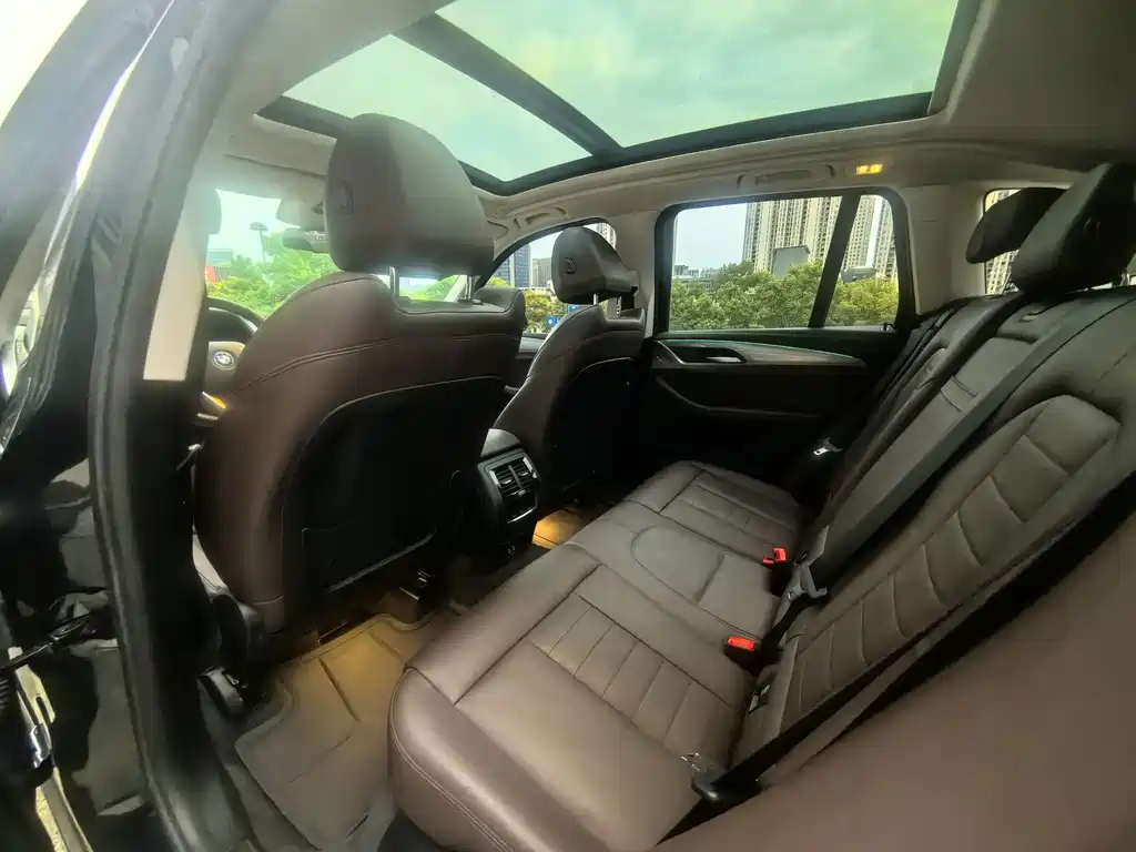 BMW iX3 — миниатюра 5