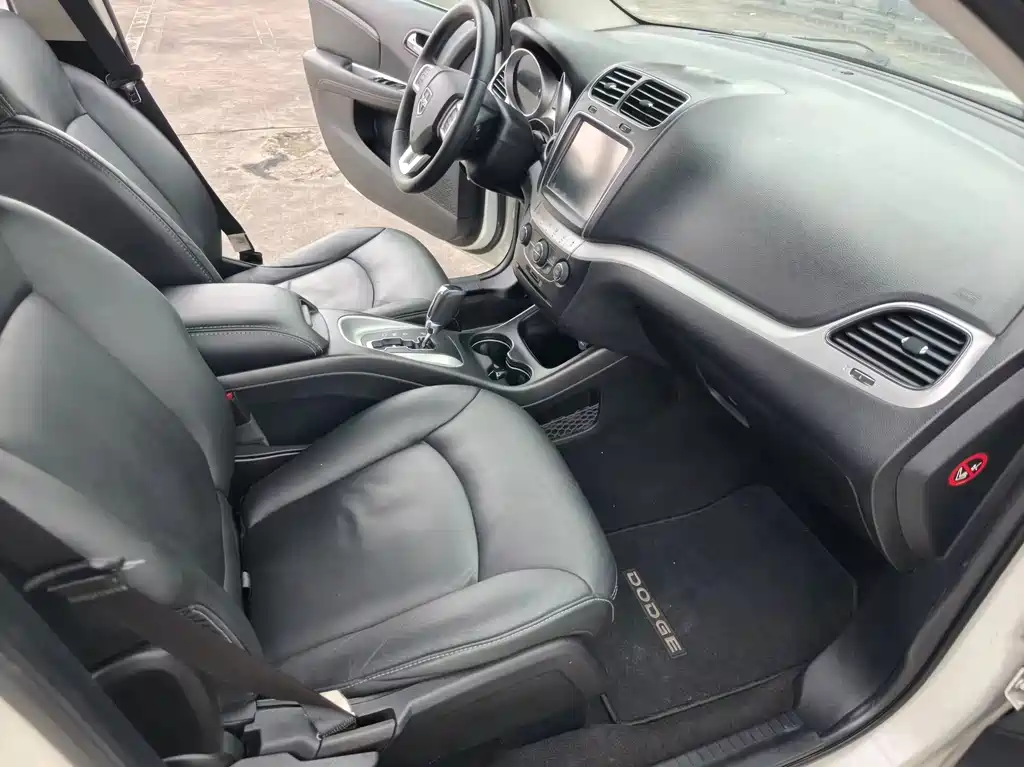 Dodge Journey — миниатюра 8