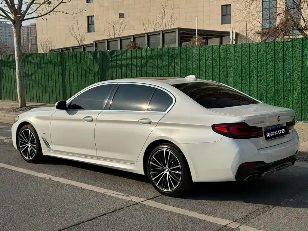 BMW 5 SERIES