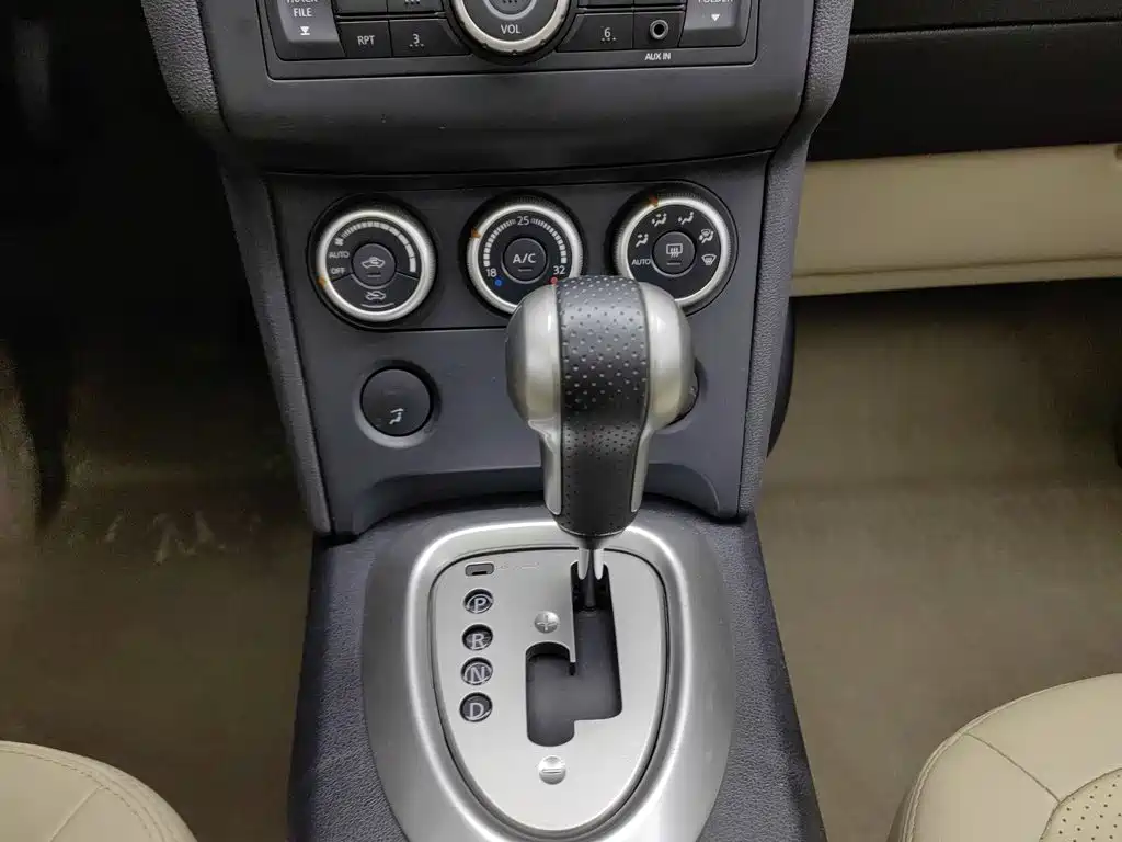Nissan Qashqai — миниатюра 13