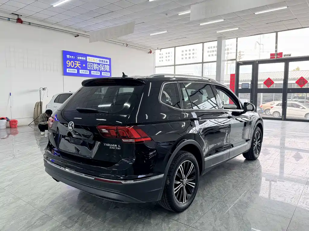 Volkswagen Tiguan L L 2019 330TSI AT Comfort VI