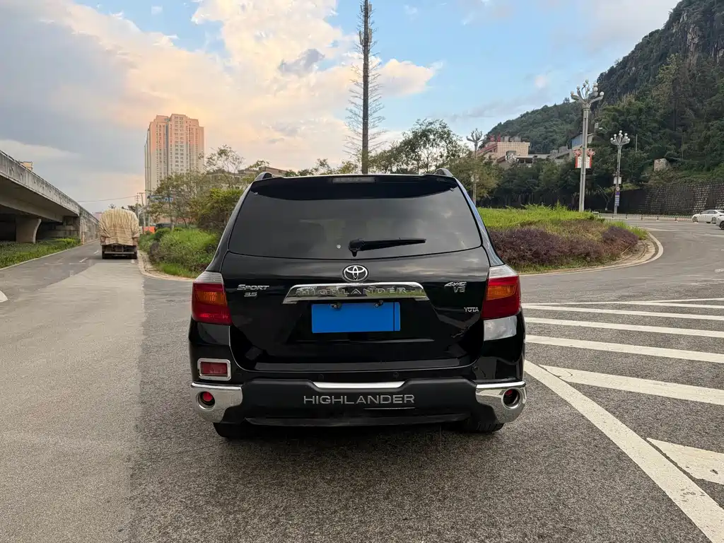 Toyota Highlander — миниатюра 8