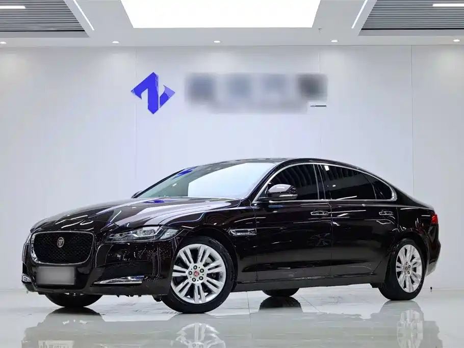 Jaguar XFL 2018