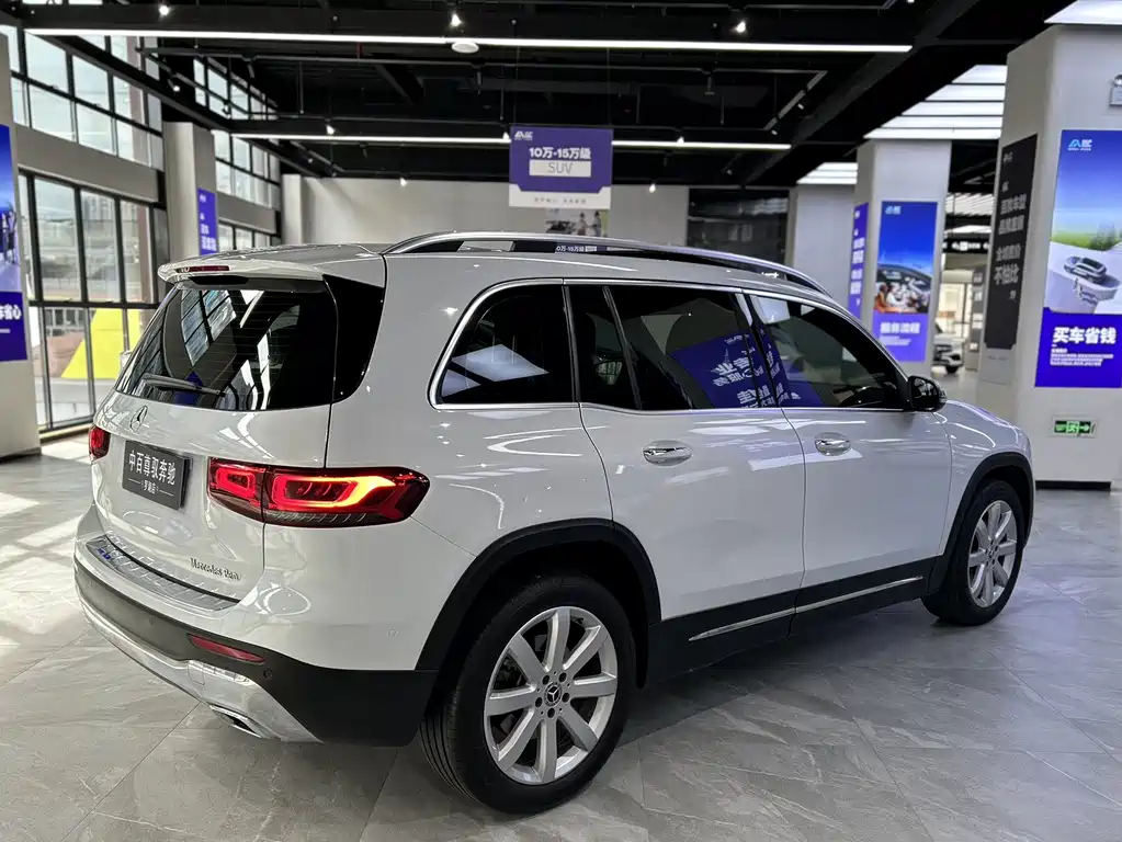 MERCEDES-BENZ GLB