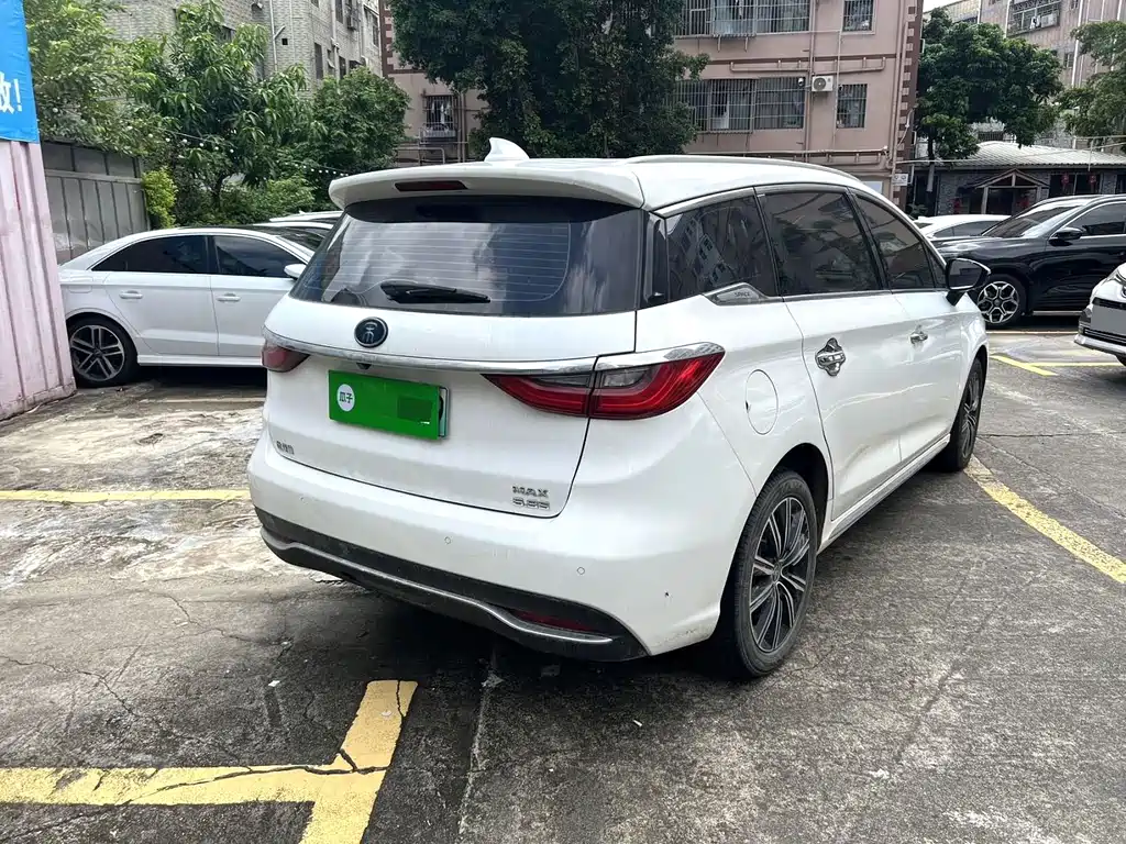 BYD MAX New Energy — миниатюра 5