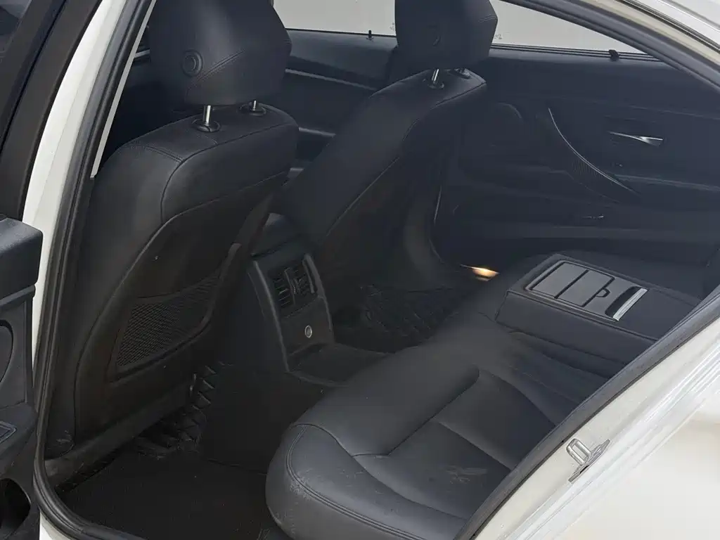 BMW 3 Series — миниатюра 17