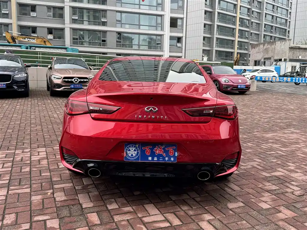 INFINITI Q60