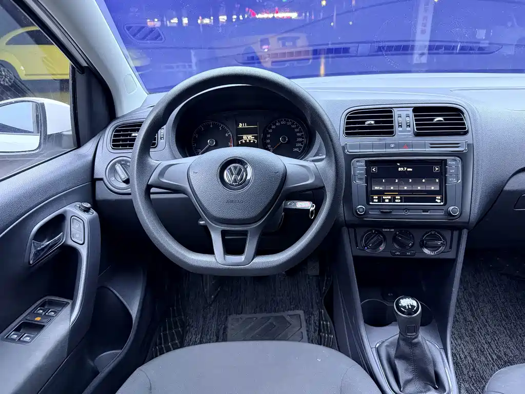 Volkswagen Polo — миниатюра 6
