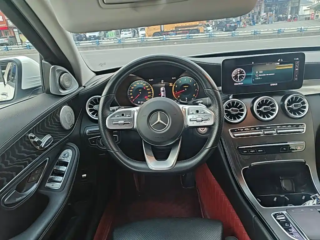 Mercedes-Benz C-Class — миниатюра 11