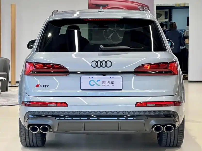 AUDI SQ7