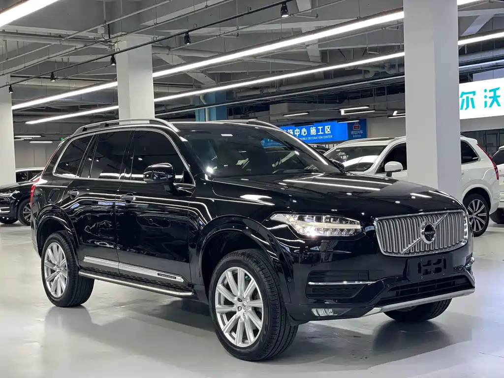 Volvo XC90 2018 T6 7 мест