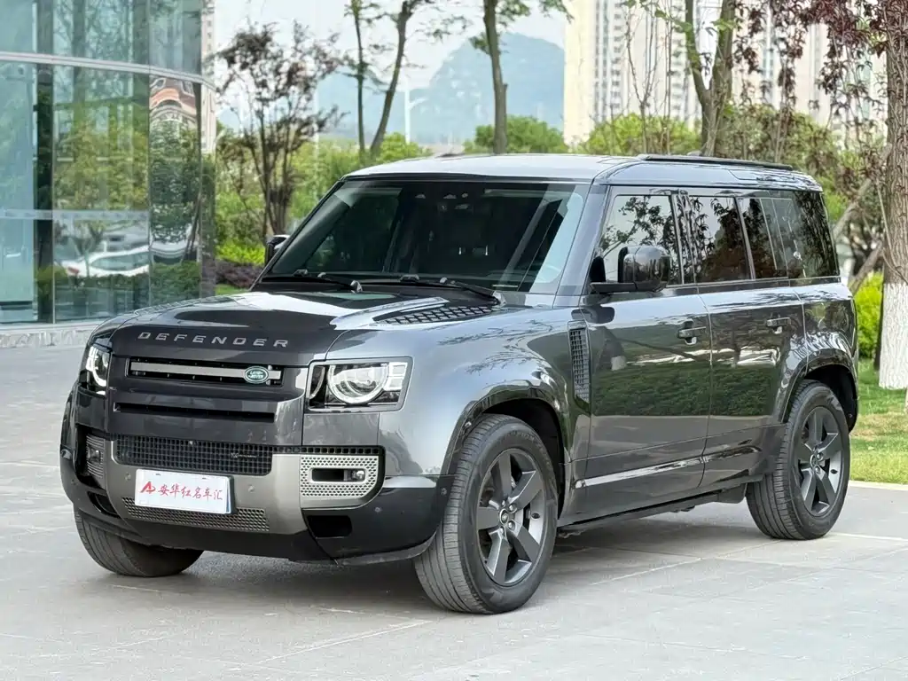 Land Rover Defender 2021