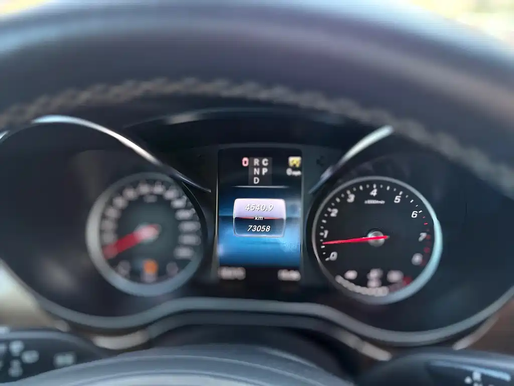 MERCEDES-BENZ V CLASS