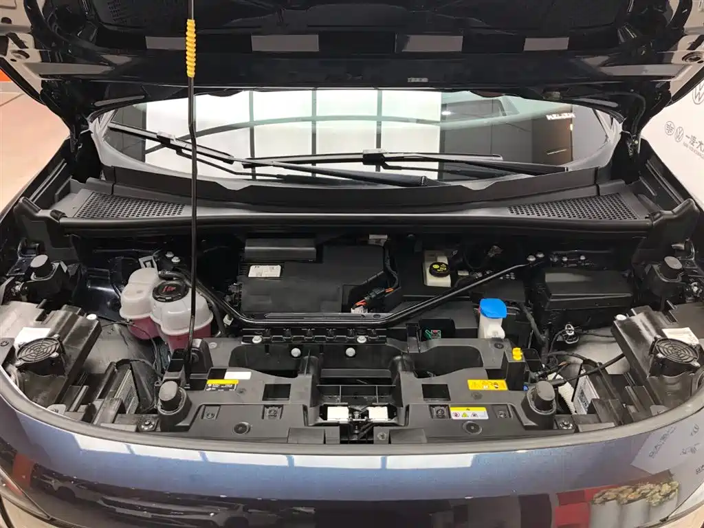 VOLKSWAGEN ID.6 CROZZ