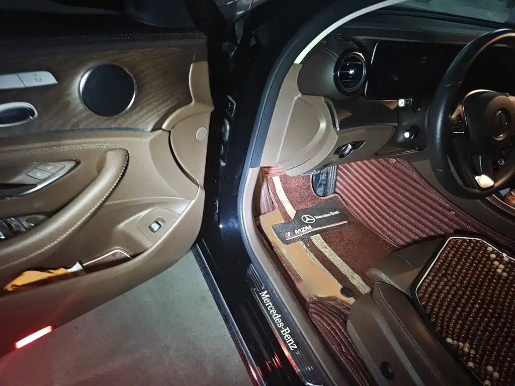Mercedes-Benz E-Class — миниатюра 14