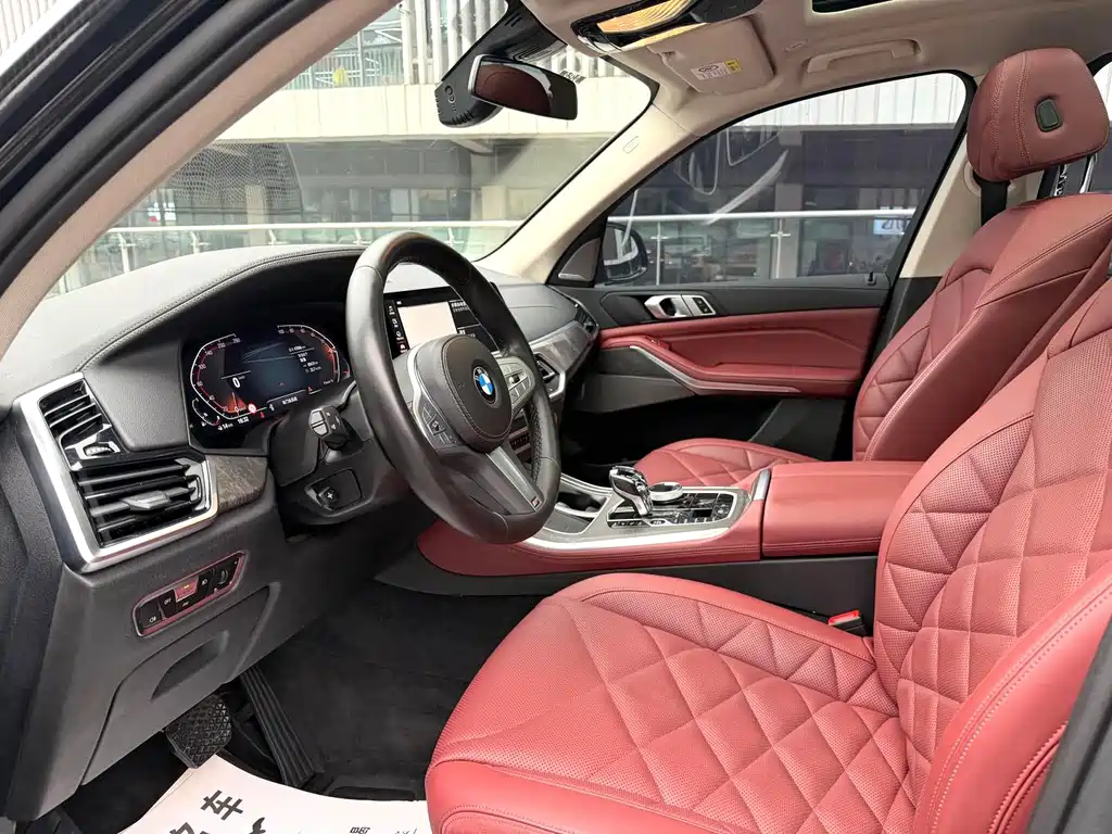 BMW X5 2022 xDrive 30Li Premium M Sport