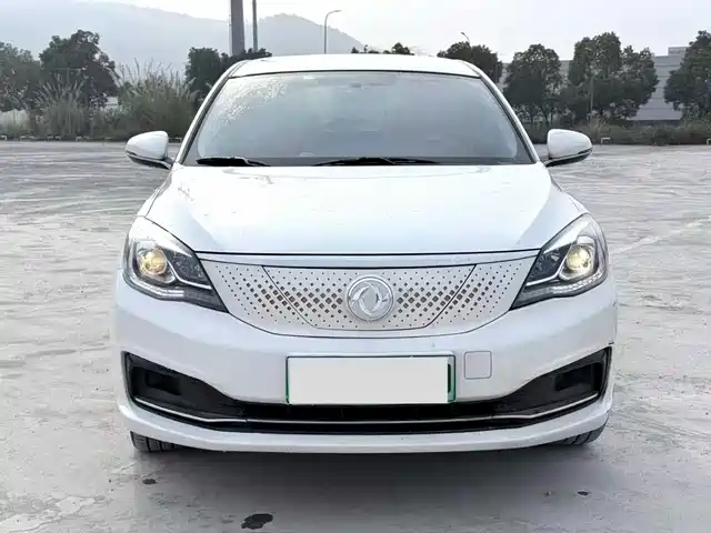 dongfeng e70