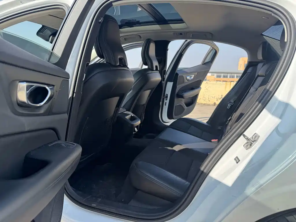 Volvo S60 — миниатюра 9