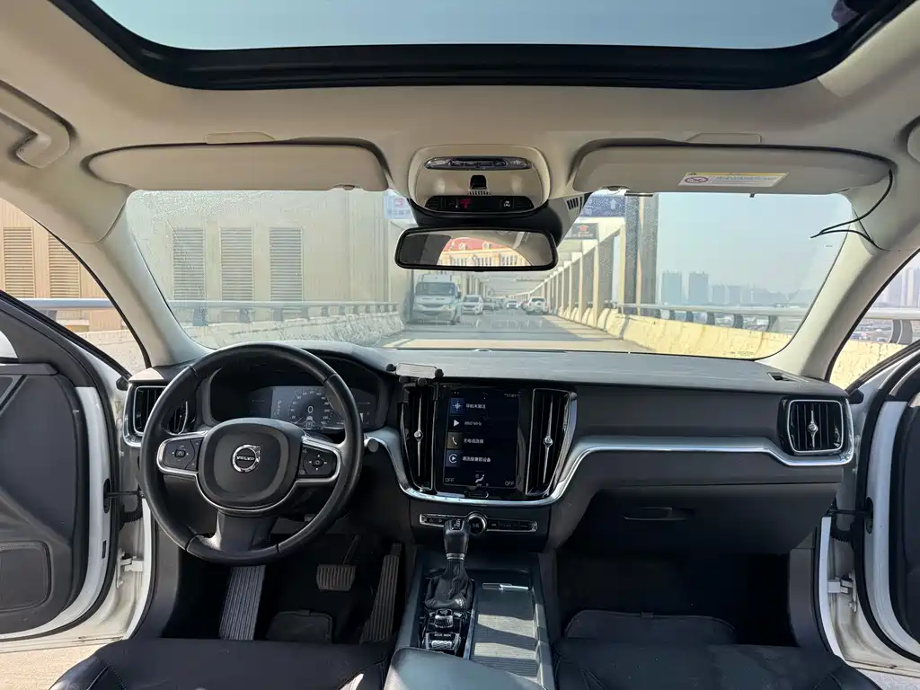 Volvo S60 — миниатюра 5
