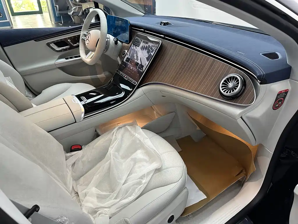 Mercedes-Benz EQE 2025 500 4MATIC