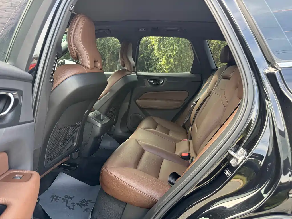 Volvo XC60 — миниатюра 10