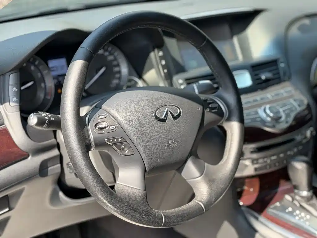 Infiniti Q70 — миниатюра 4