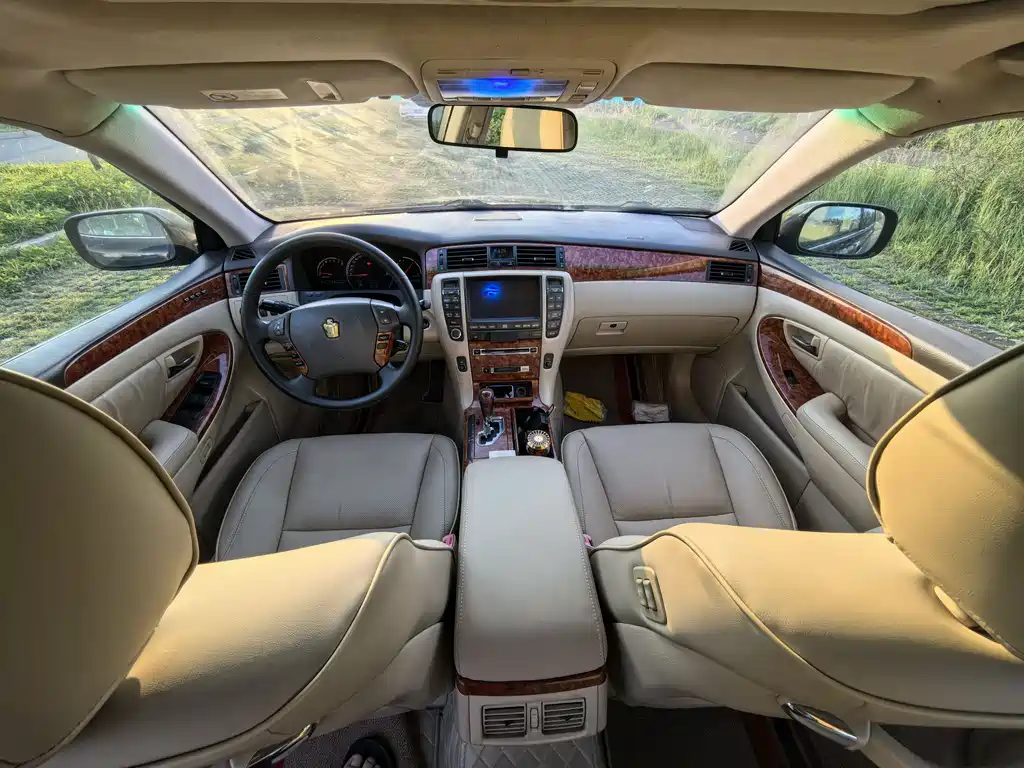 Toyota Crown 2005 3.0L Royal Saloon