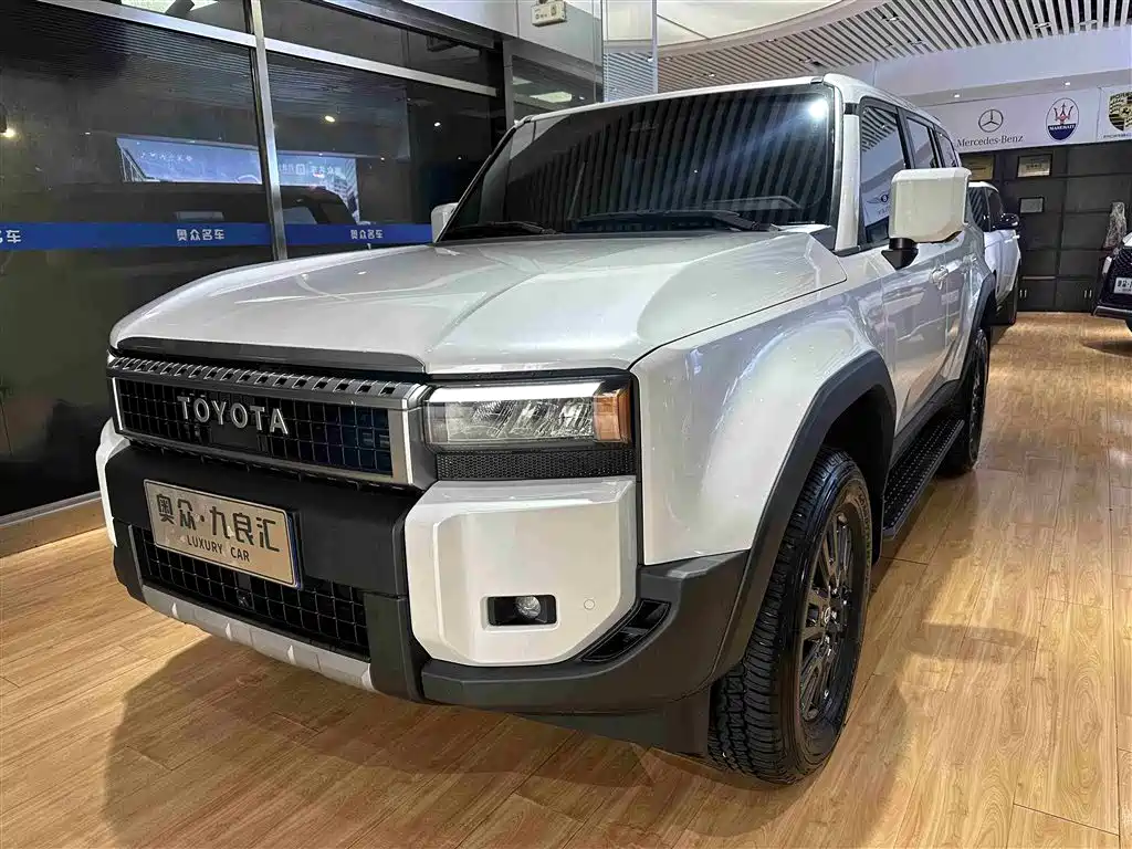 TOYOTA PRADO