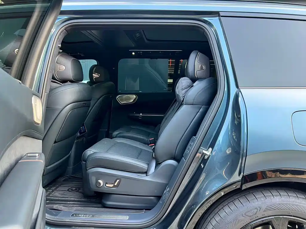 Lynk & Co 900 — миниатюра 4