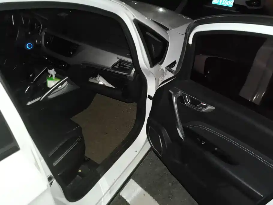 Geely Vision X3 — миниатюра 8