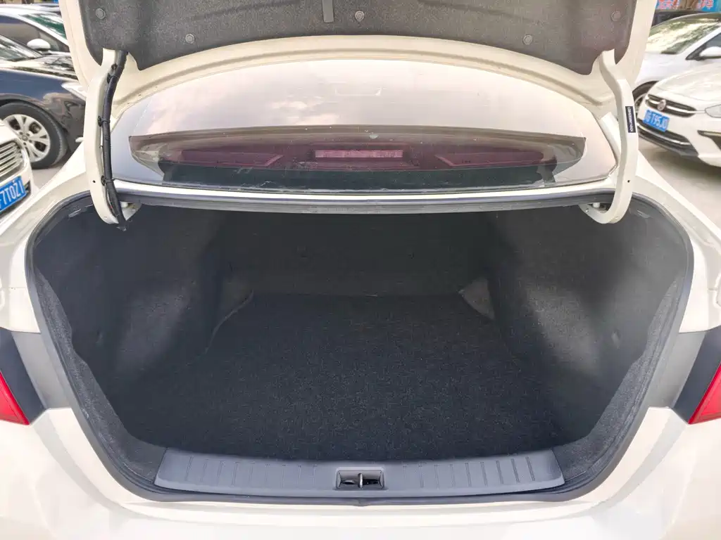 Nissan Sylphy — миниатюра 10