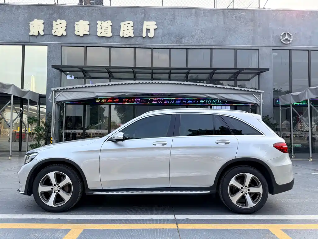 MERCEDES-BENZ GLC