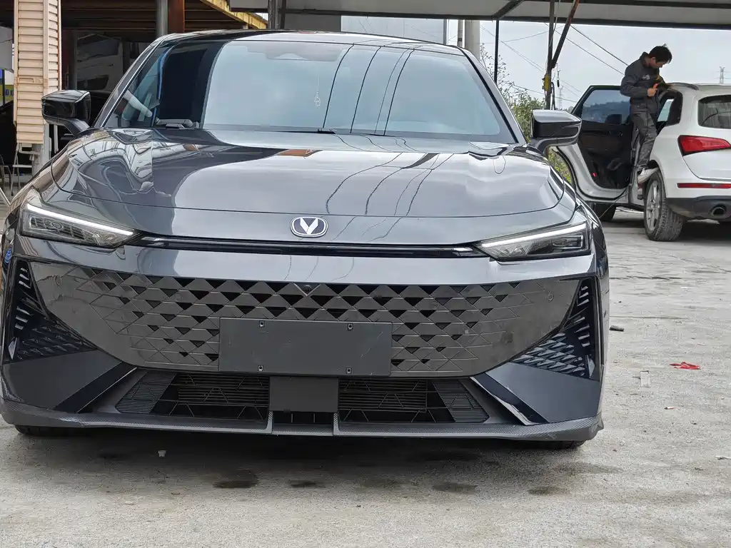 Changan UNI-V 2024